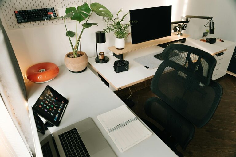 Consejos para organizar un espacio de trabajo en casa cómodo y productivo