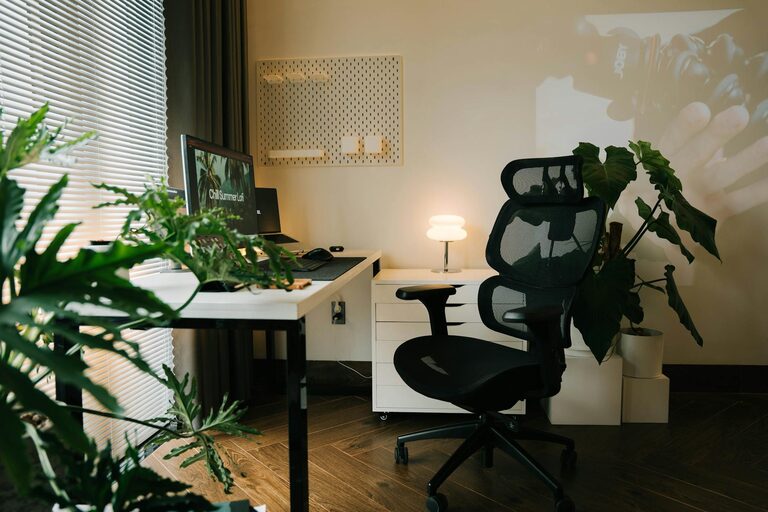 Consejos para organizar un espacio de trabajo en casa eficiente y cómodo