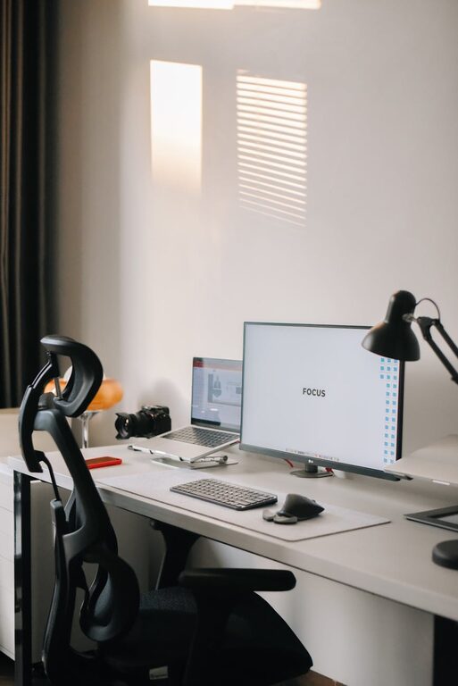 Cómo organizar un espacio de trabajo en casa cómodo y eficiente