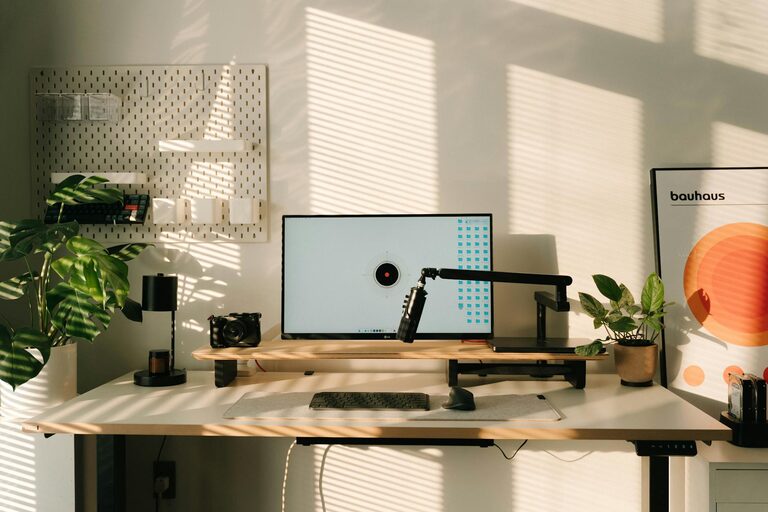 Consejos prácticos para organizar un espacio de trabajo en casa eficiente y cómodo