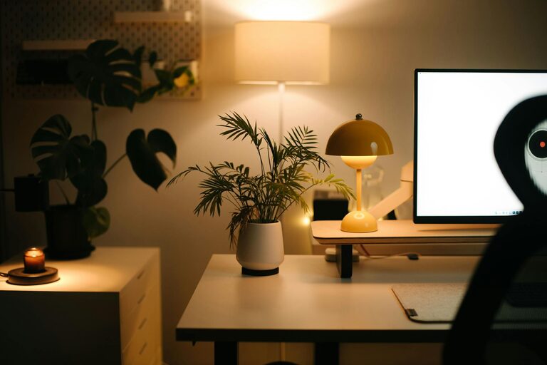 Consejos prácticos para un espacio de trabajo en casa cómodo y eficiente